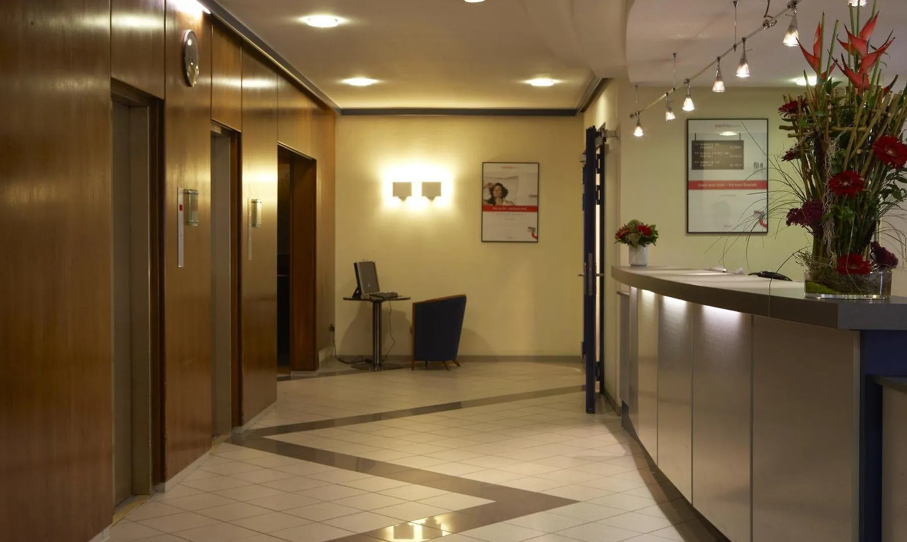 Intercityhotel Estugarda 3*,  Alemanha